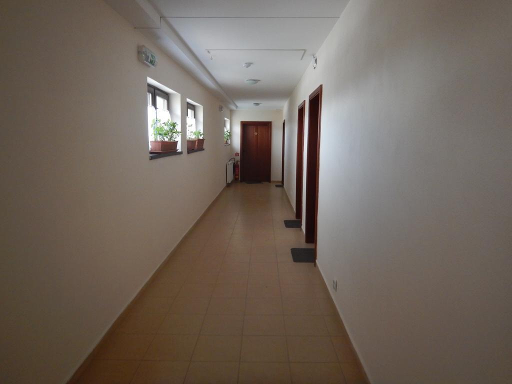 Konsky Dvor Hotel Brzotin Exterior photo